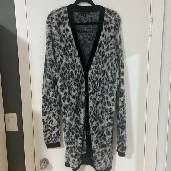 Ann Taylor Animal Print Fluffy Cardigan - Size M - NWOT - Picture 1 of 8